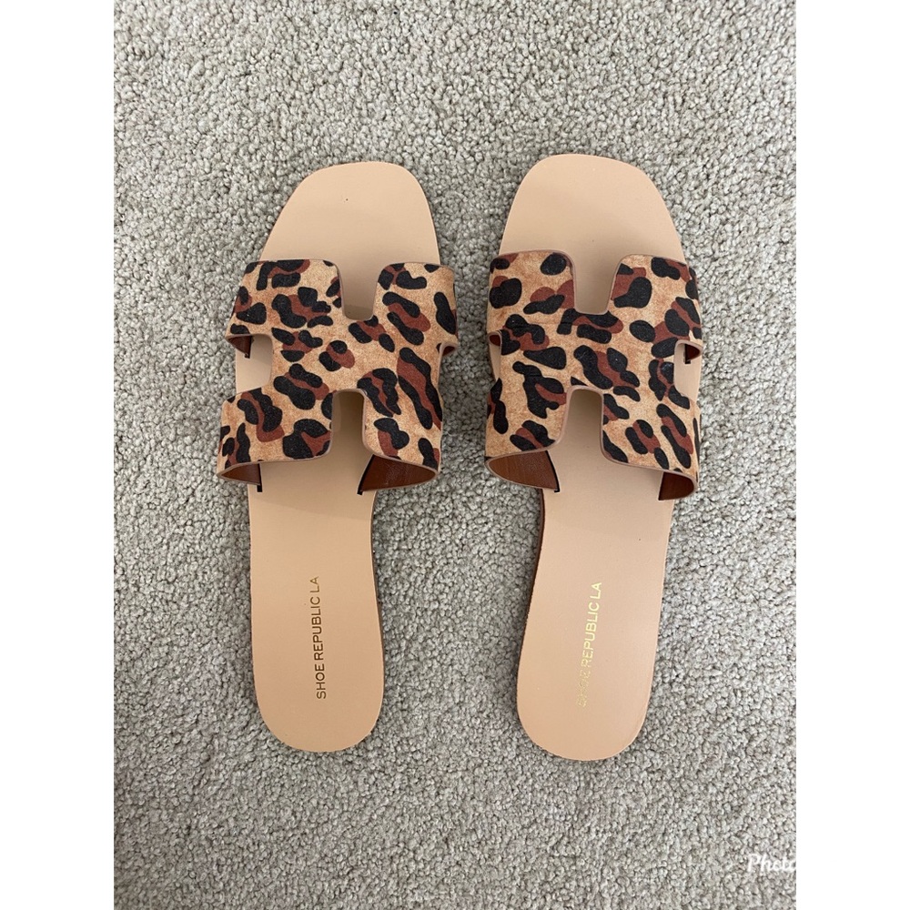 Leopard print Shoe Republic LA sandals size 8.5